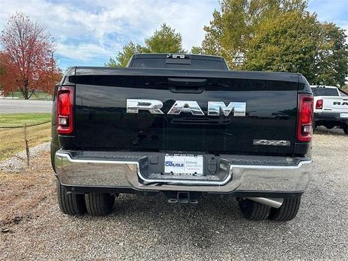 2026 RAM 3500 Tradesman Crew Cab 4x4 8' Box