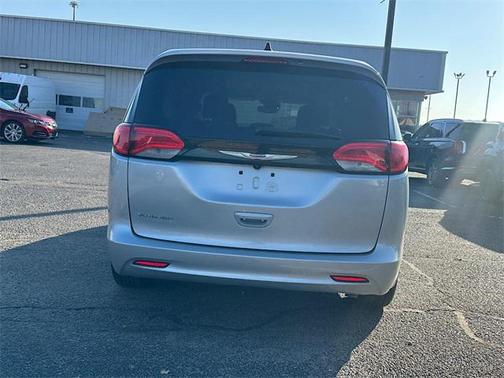 2024 Chrysler Voyager LX