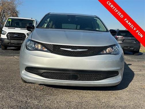 2024 Chrysler Voyager LX