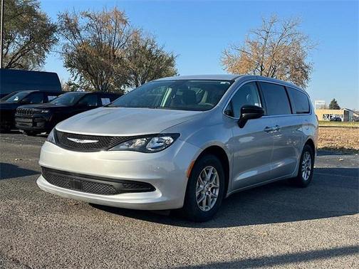 2024 Chrysler Voyager LX