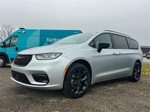 2026 Chrysler Pacifica L