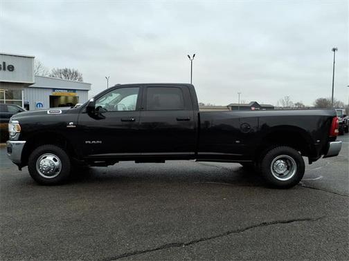 2020 RAM 3500 Tradesman Crew Cab 4x4 8' Box