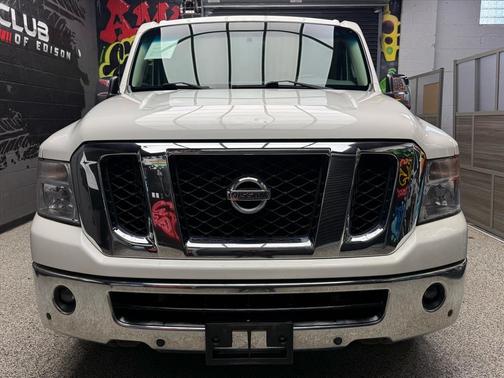 2013 Nissan NV Passenger NV3500 HD SL V8