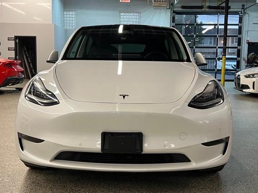 2022 Tesla Model Y Long Range Dual Motor All-Wheel Drive