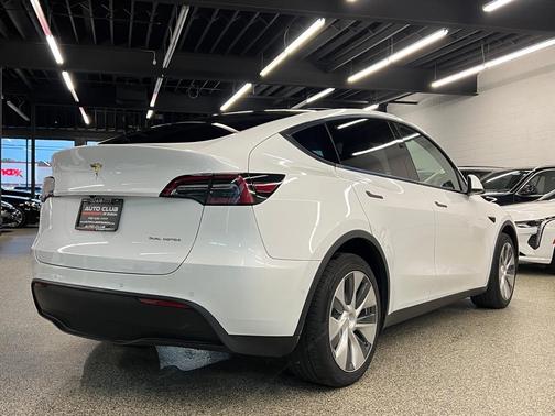 2022 Tesla Model Y Long Range Dual Motor All-Wheel Drive