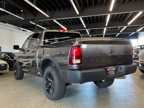 2024 RAM 1500 Classic Warlock Crew Cab 4x4 5'7' Box