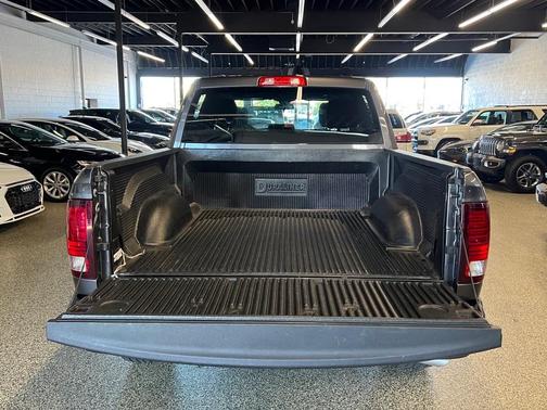 2024 RAM 1500 Classic Warlock Crew Cab 4x4 5'7' Box