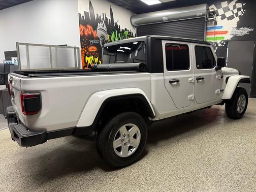 2022 Jeep Gladiator Sport S