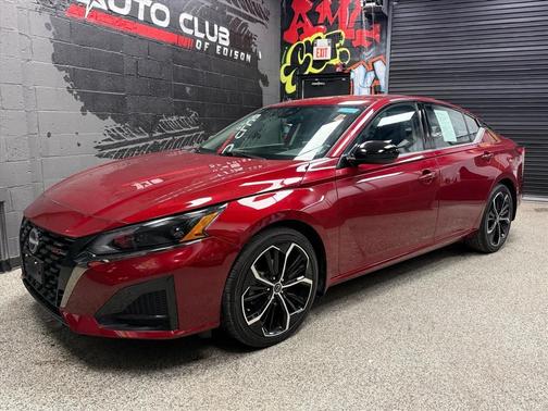 2025 Nissan Altima SR FWD