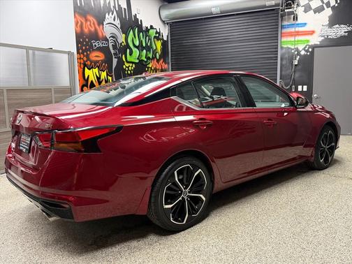 2025 Nissan Altima SR FWD