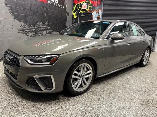 2024 Audi A4 45 S line Premium Plus