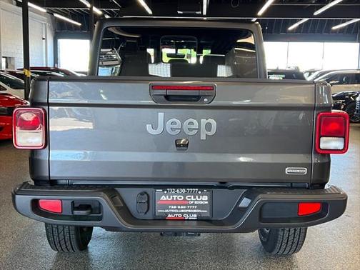 2023 Jeep Gladiator Overland