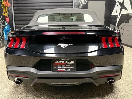 2025 Ford Mustang EcoBoost Premium