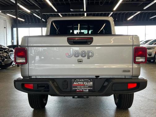 2023 Jeep Gladiator Overland