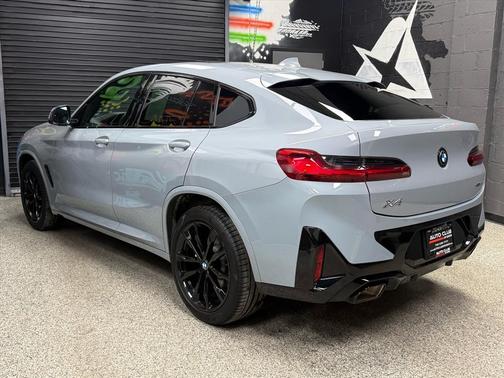 2023 BMW X4 xDrive30i
