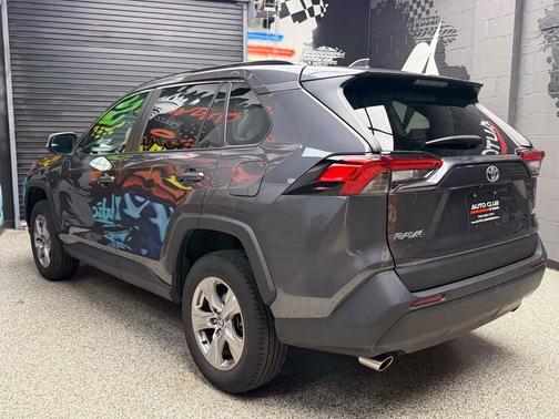 Magnetic Gray Metallic (1g3) 2024 Toyota RAV4 XLE