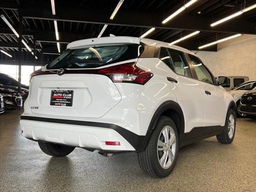 2022 Nissan Kicks S