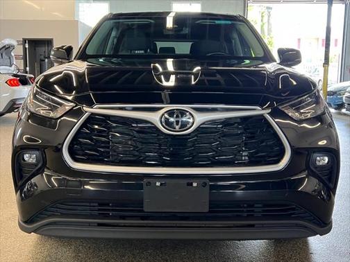 2023 Toyota Highlander LE I4