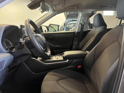 2022 Toyota Highlander L