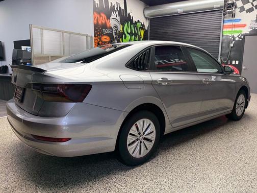 Pyrite Silver Metallic (k2k2) 2019 Volkswagen Jetta 1.4T S