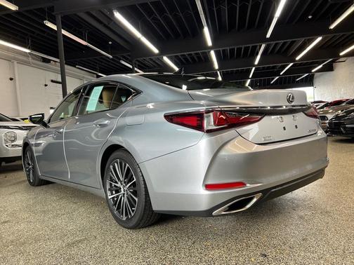 2023 Lexus ES 350 Premium