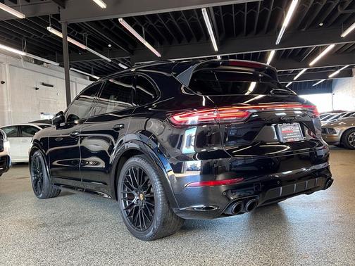 2021 Porsche Cayenne GTS