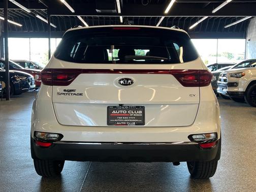 2022 Kia Sportage EX