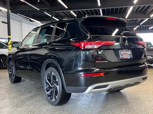 2023 Mitsubishi Outlander SE Special Edition
