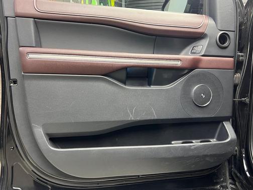 Agate Black (um) 2024 Ford Expedition Max Limited