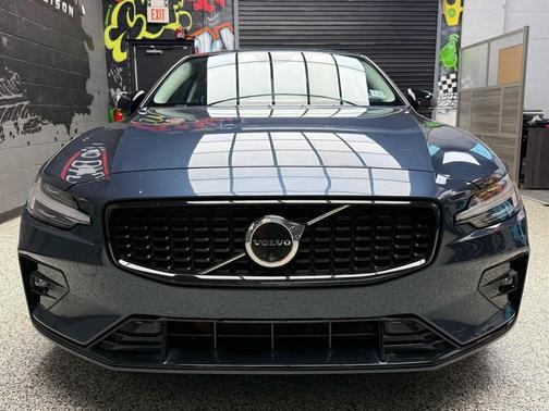 Denim Blue Metallic 2024 Volvo S60 B5 Plus Dark Theme