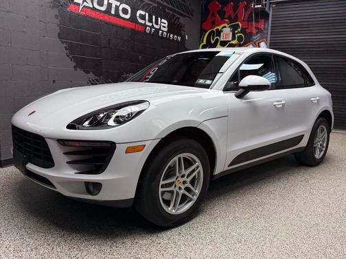 White 2018 Porsche Macan Macan S