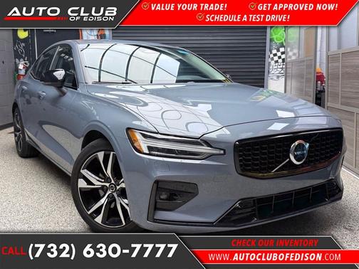 Thunder Grey Metallic (728) 2024 Volvo S60 B5 Core Dark Theme