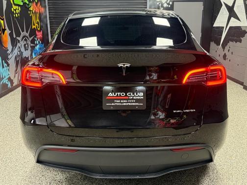 2023 Tesla Model Y Long Range Dual Motor All-Wheel Drive