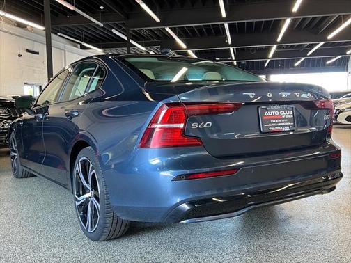 2024 Volvo S60 B5 Plus Dark Theme
