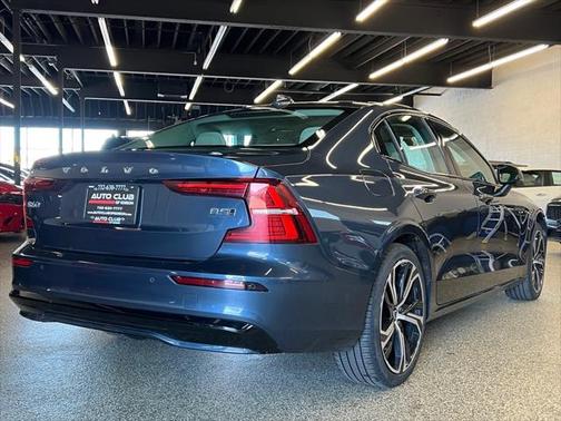 2024 Volvo S60 B5 Plus Dark Theme