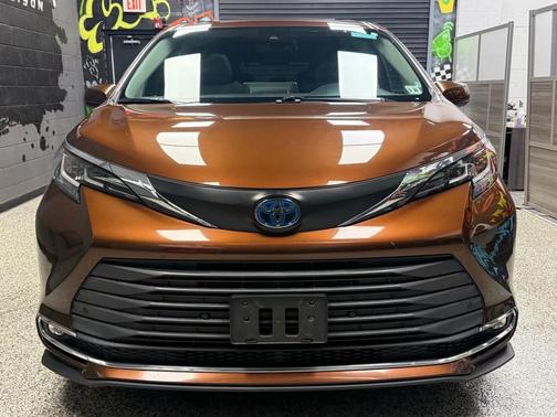 2021 Toyota Sienna XLE 7 Passenger