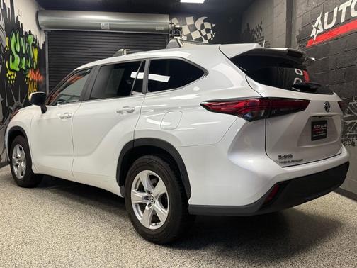 2023 Toyota Highlander Hybrid LE