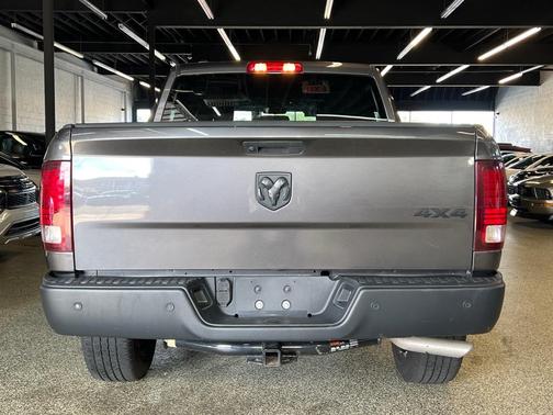 2024 RAM 1500 Classic Warlock Crew Cab 4x4 5'7' Box