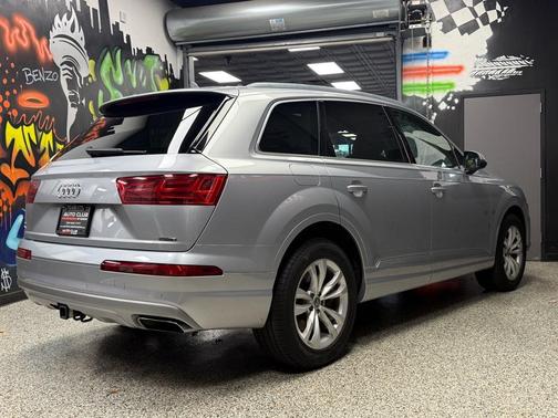 2019 Audi Q7 55 Premium Plus