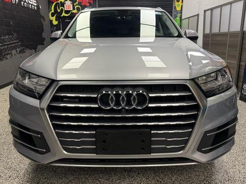 2019 Audi Q7 55 Premium Plus