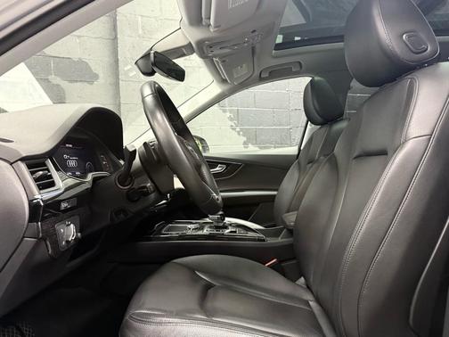 2019 Audi Q7 55 Premium Plus