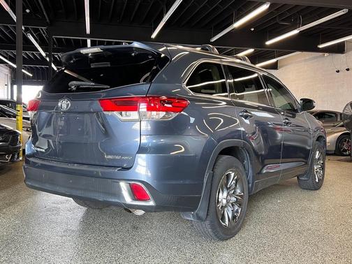 2019 Toyota Highlander Limited Platinum