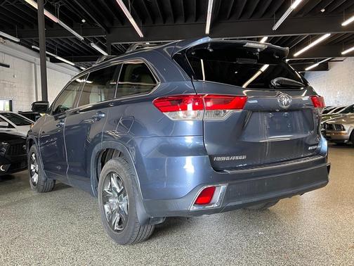 2019 Toyota Highlander Limited Platinum