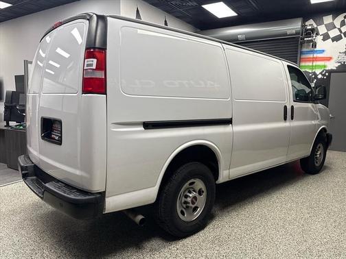 2022 GMC Savana 2500 Work Van