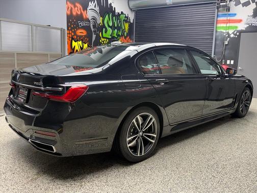 2022 BMW 750 i xDrive