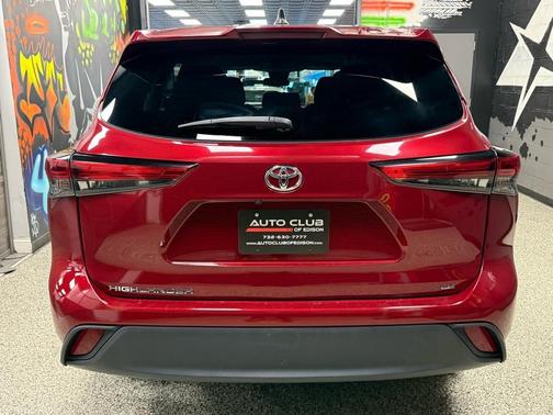 2023 Toyota Highlander LE