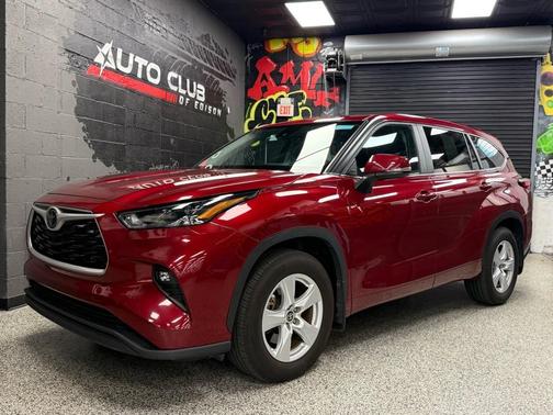 2023 Toyota Highlander LE