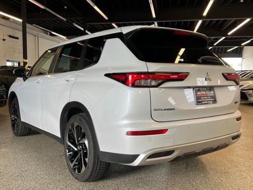 2023 Mitsubishi Outlander SE Special Edition