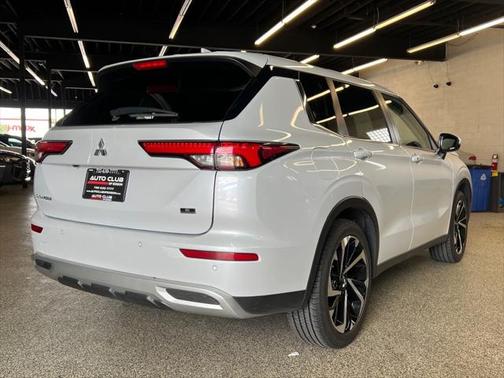 2023 Mitsubishi Outlander SE Special Edition