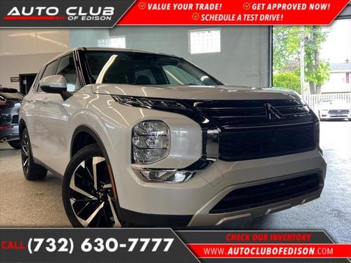 2023 Mitsubishi Outlander SE Special Edition